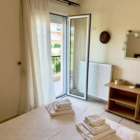 Large 4br House In Nea Fokaia, Near Sani &