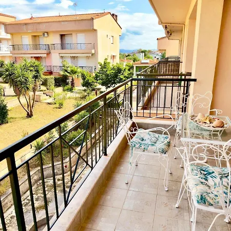 Large 4br House In Nea Fokaia, Near Sani & Néa Fókaia